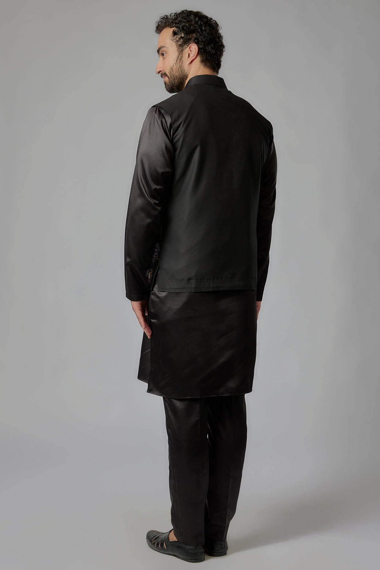 Black Cotton Thread Work Bundi Set