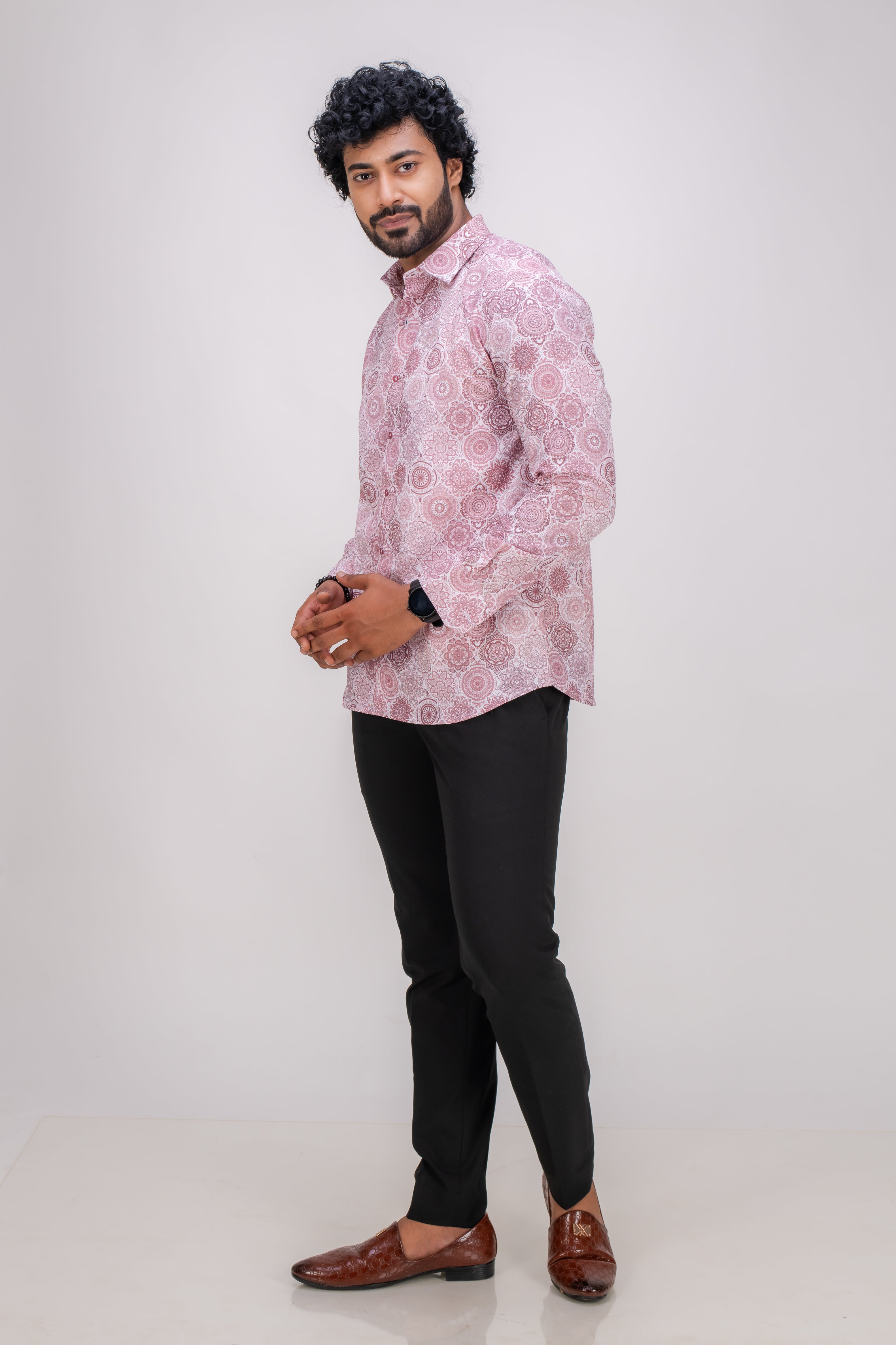 BROWN STRETCH ABSTRACT PRINT SHIRT