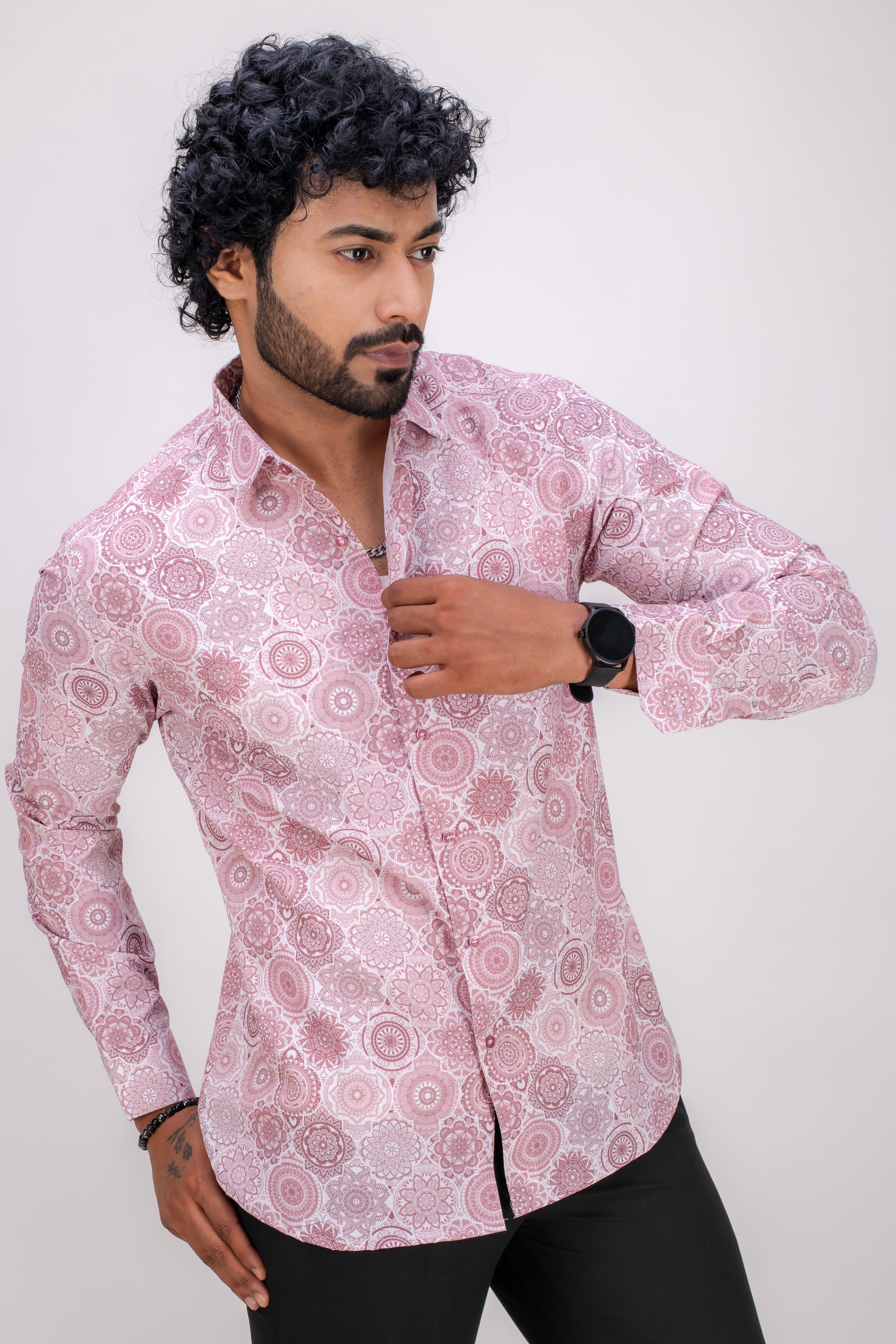 BROWN STRETCH ABSTRACT PRINT SHIRT