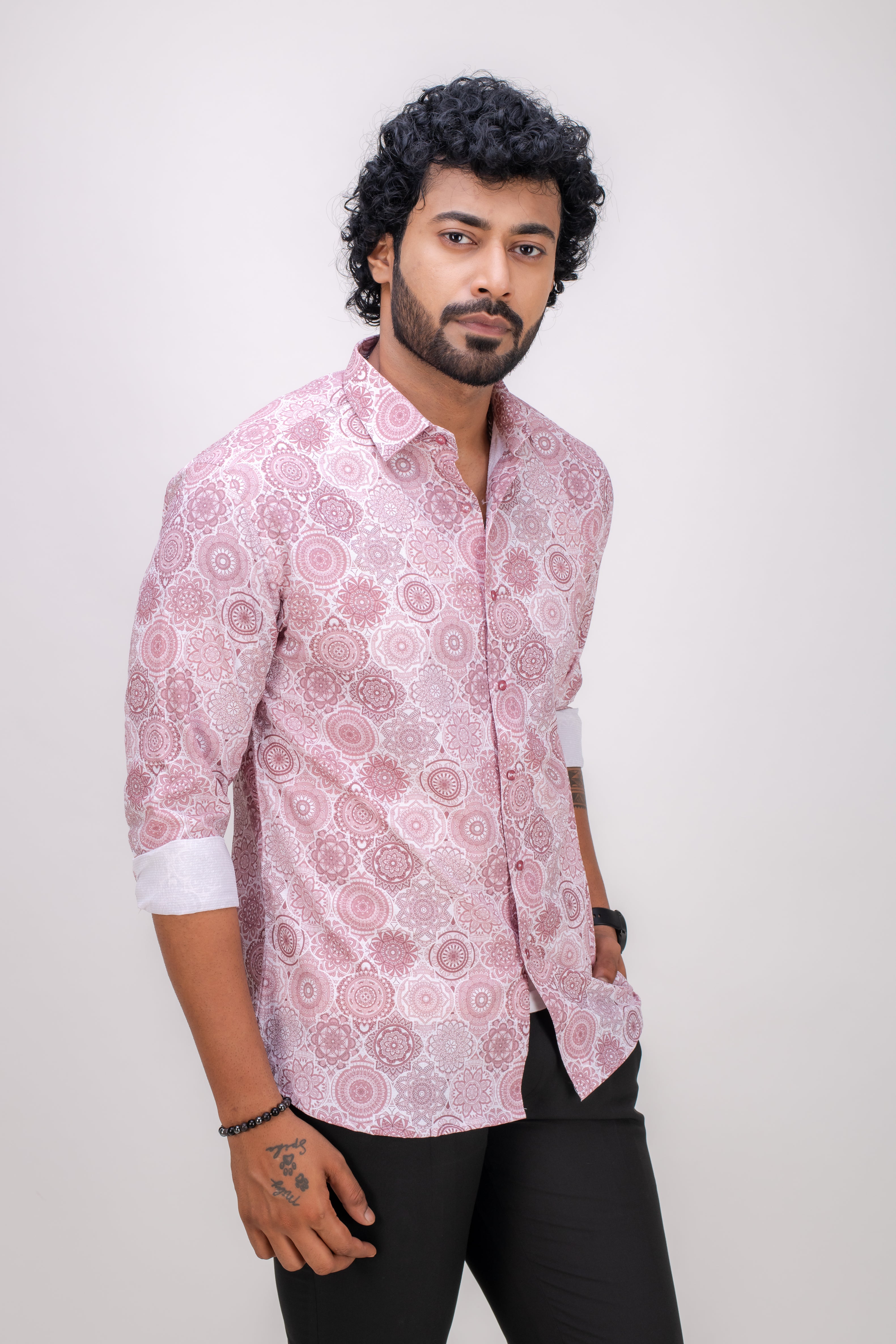 BROWN STRETCH ABSTRACT PRINT SHIRT