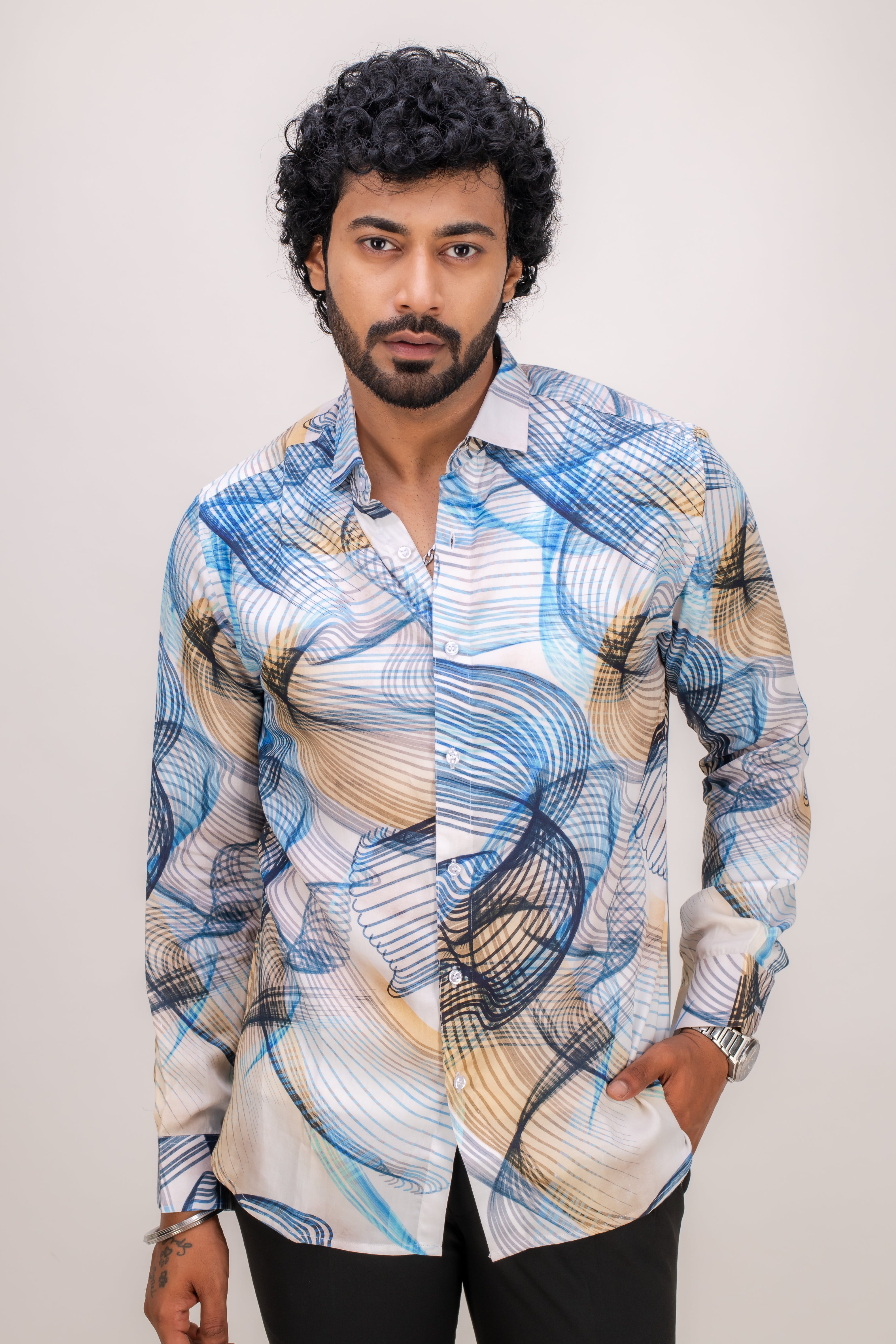 WHITE WRINKLE FREE ABSTRACT PRINT SHIRT