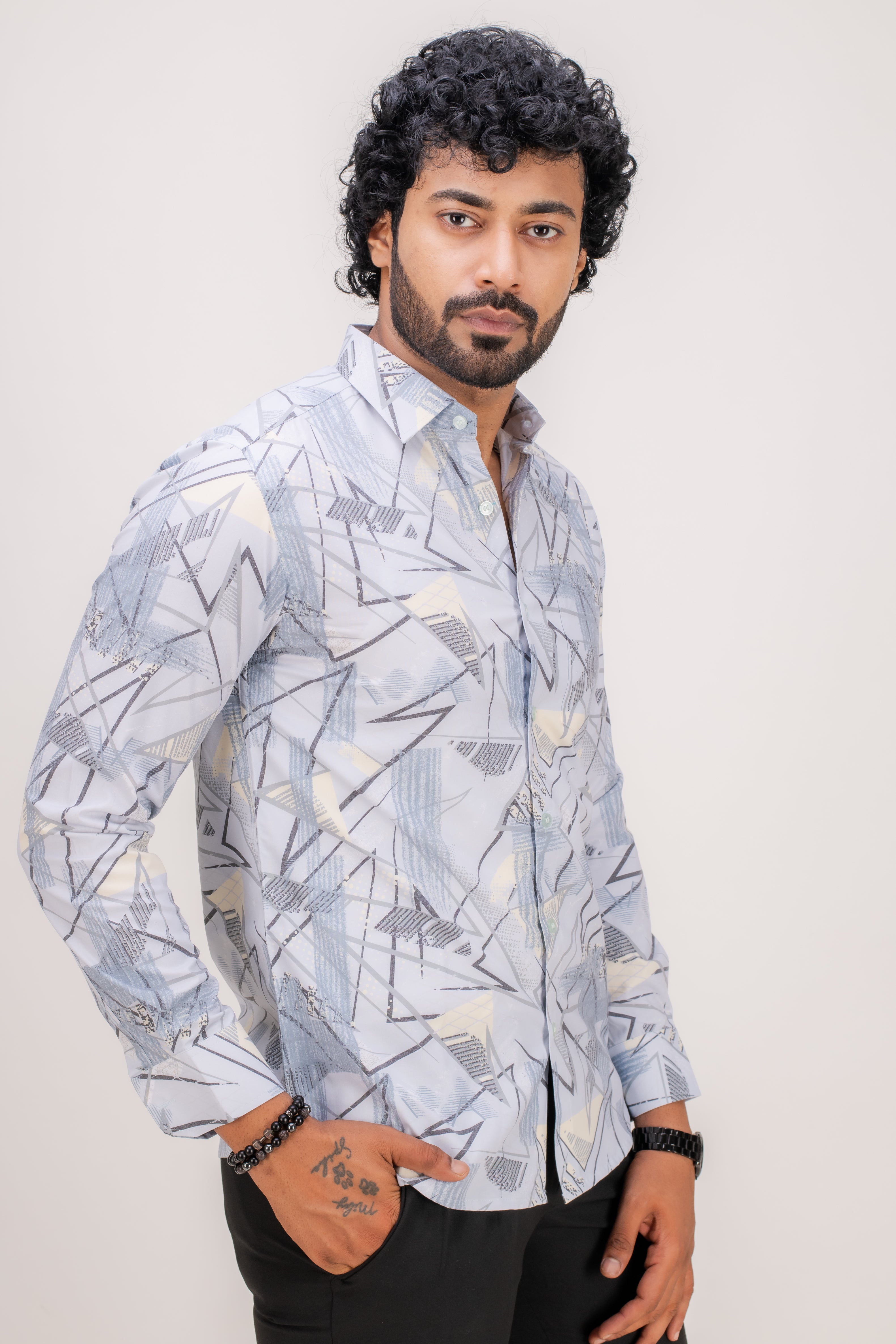 WRINKLE FREE WHITE ABSTRACT PRINT SHIRT