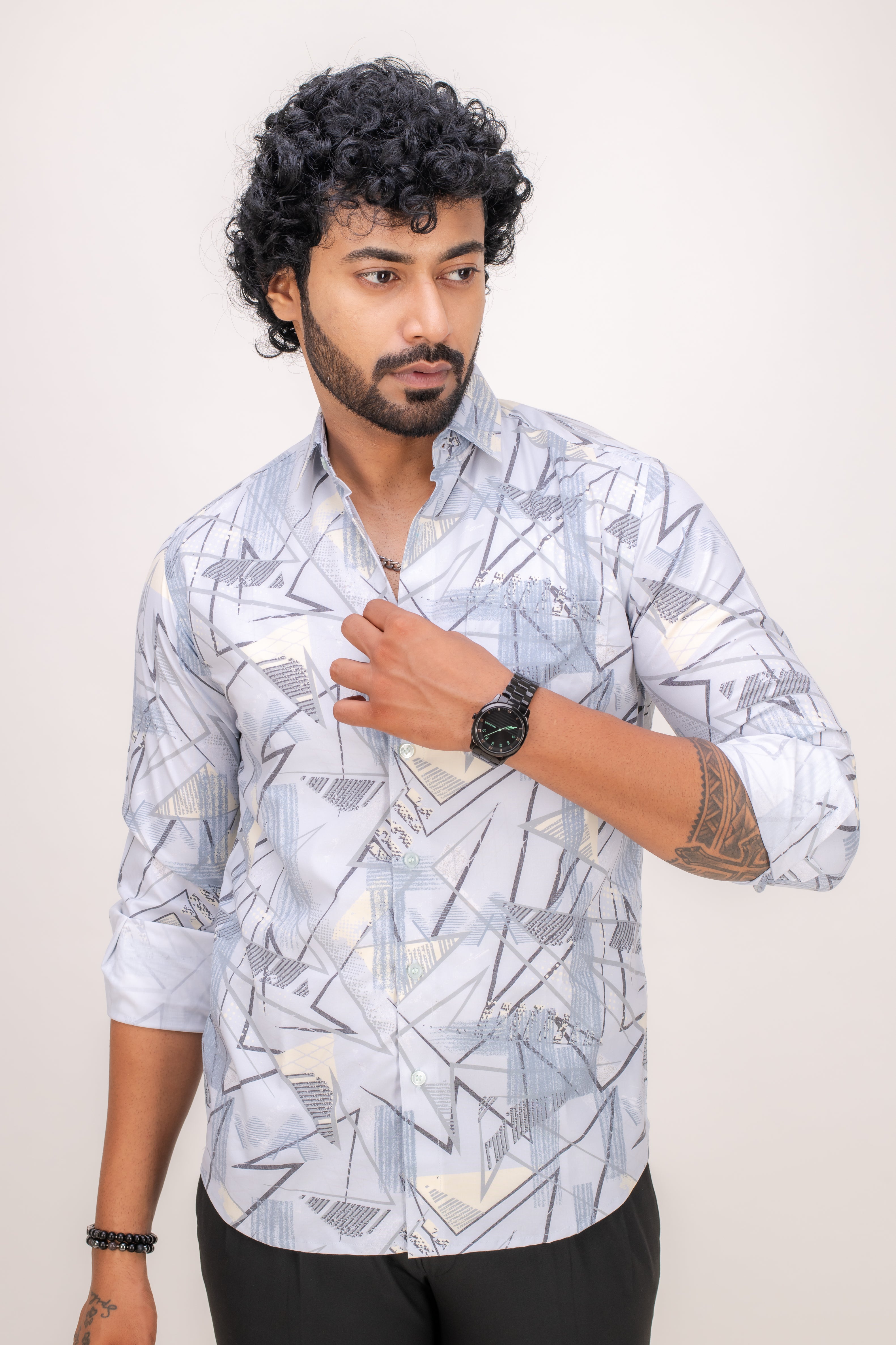 WRINKLE FREE WHITE ABSTRACT PRINT SHIRT