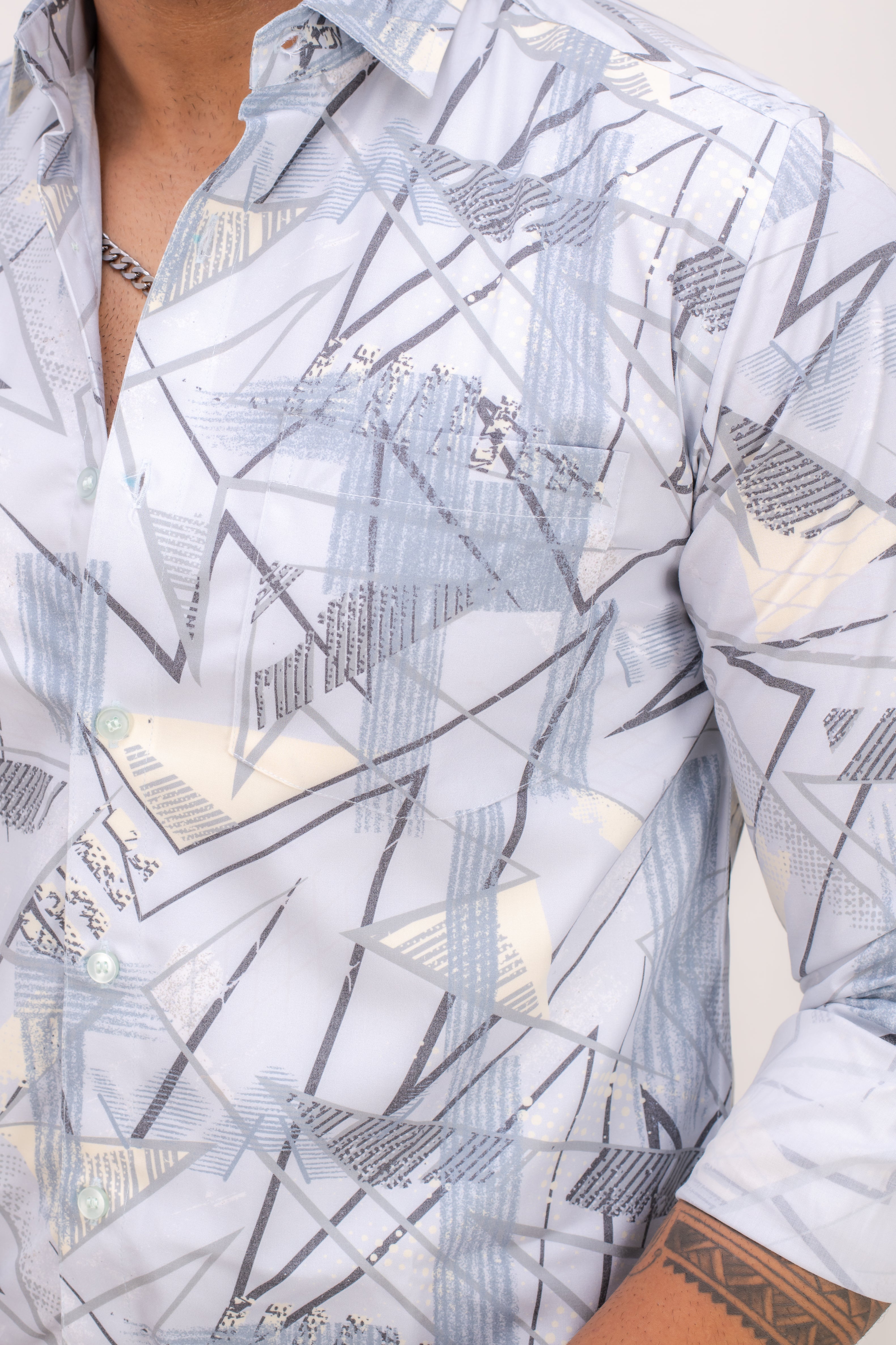 WRINKLE FREE WHITE ABSTRACT PRINT SHIRT