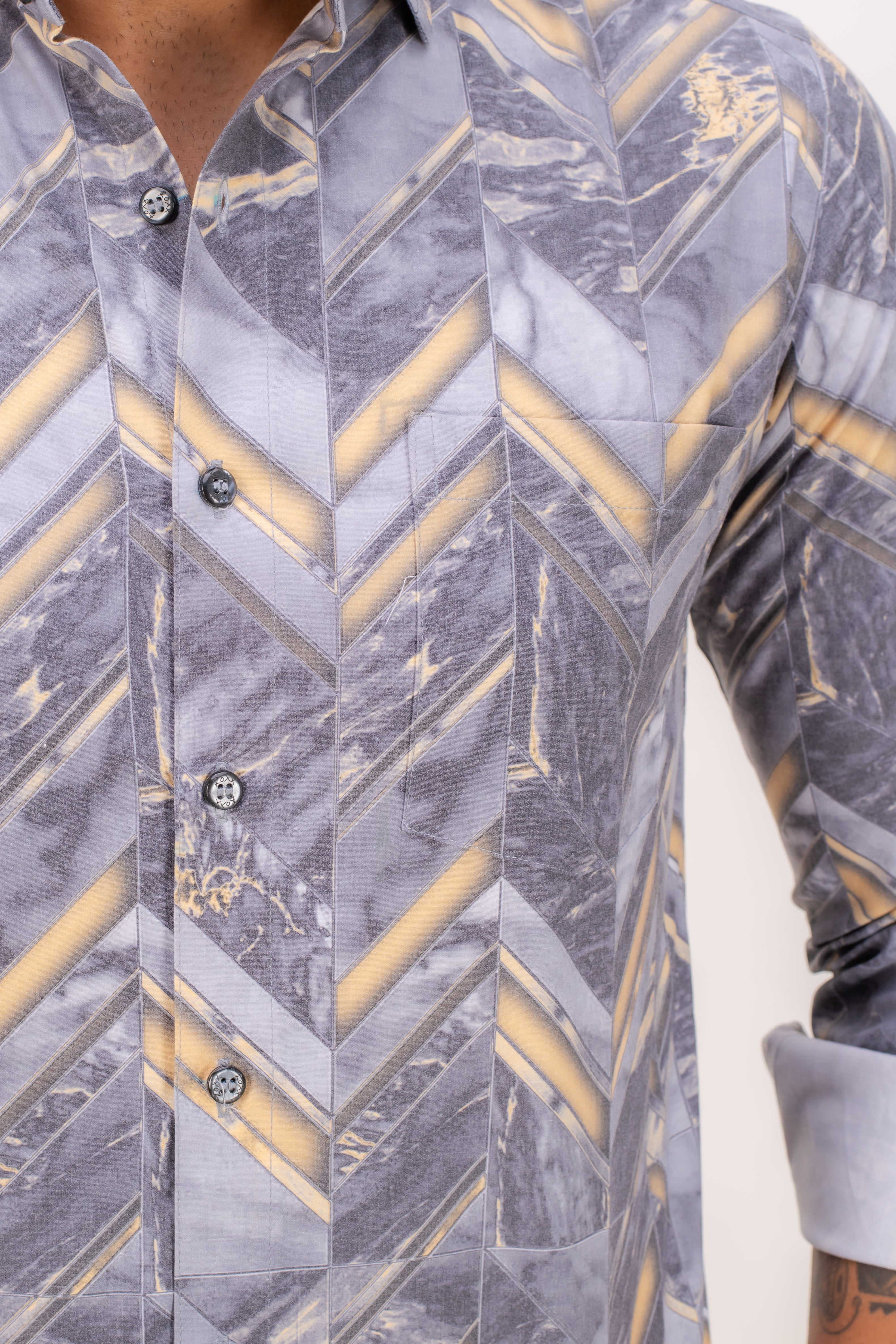 WRINKLE FREE GREY ABSTRACT PRINT SHIRT