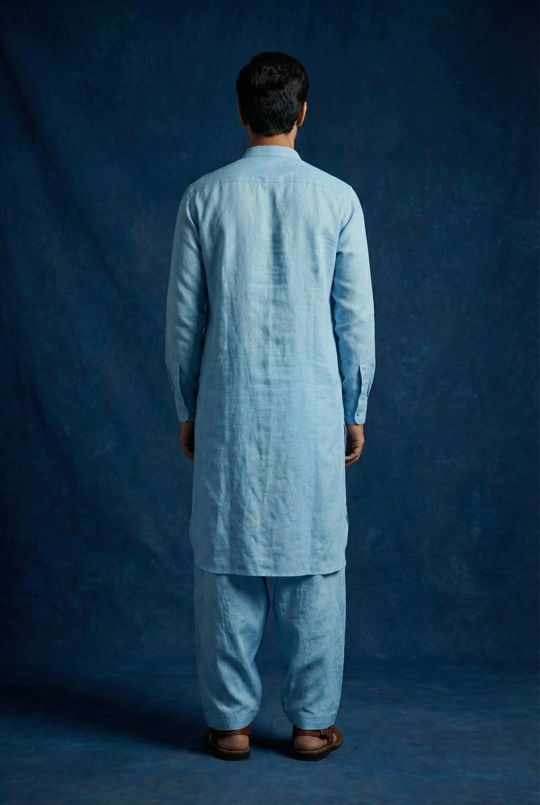 Abees Blue linen solid kurta pyjama set - back view